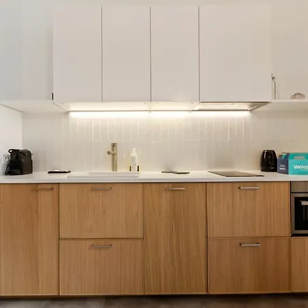 Appartamento Contemporary & Comfortable 2 Bedroom In *