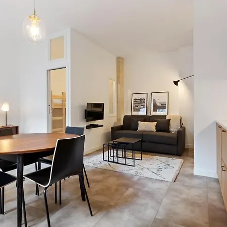 Contemporary & Comfortable 2 Bedroom In Appartamento