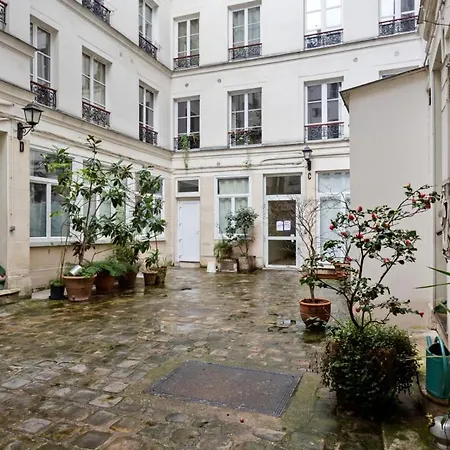 Appartamento Contemporary & Comfortable 2 Bedroom In *